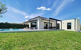 Maison contemporaine neuve de plain pied à Cabannes